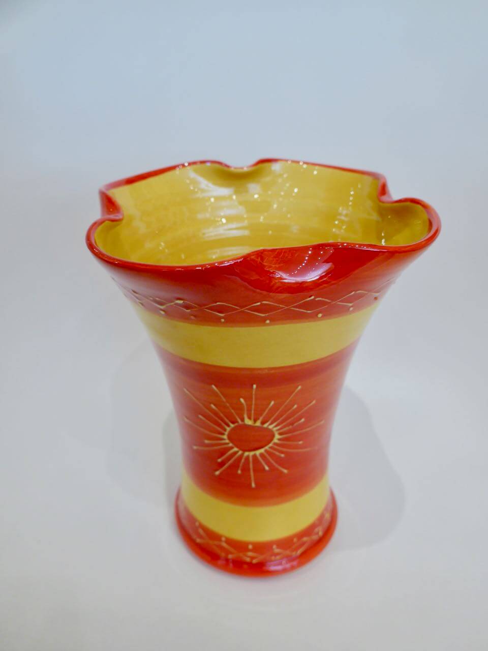 vase-glaieul-soleil-service-de-table-faience-poterie-saint-remy-de-provence-terre-provence-21